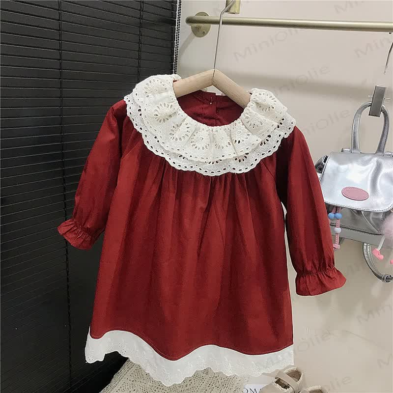 Vestito da bambina con colletto in pizzo e maniche a sbuffo. - image 5