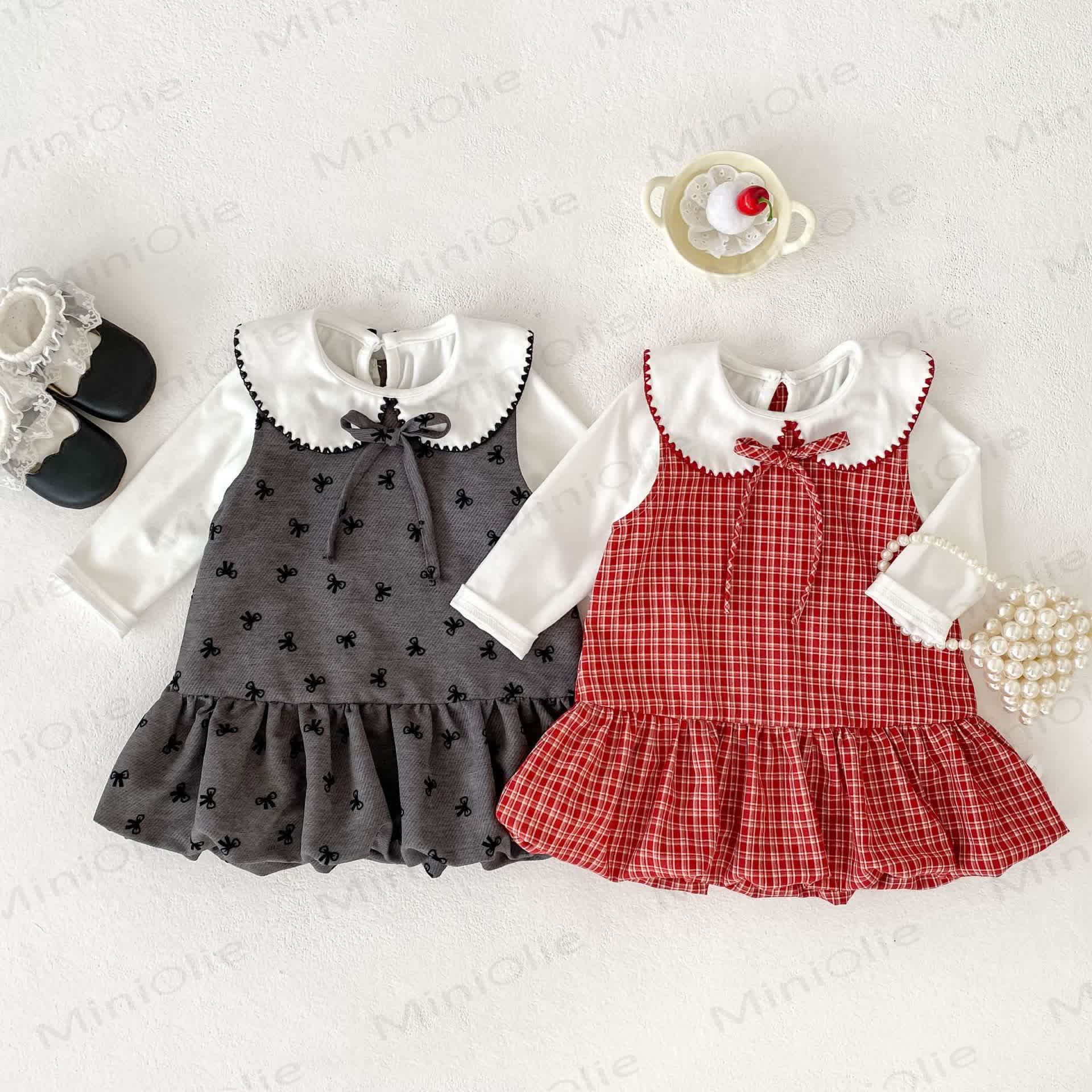 Vestitino a quadretti con fiocco e camicetta bianca per bambina - image 1