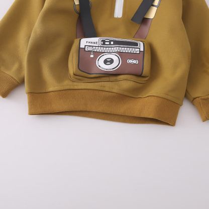 Completo da bambino composto da felpa con mezza zip e pantaloni in denim con stampa a cartoni animati. - image 9
