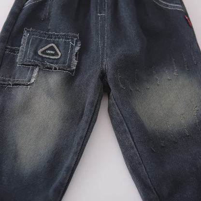 Completo da bambino composto da felpa con mezza zip e pantaloni in denim con stampa a cartoni animati. - image 14