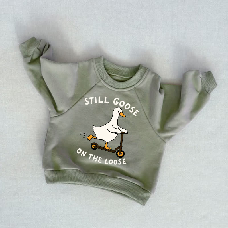 Felpa grigio-verde per neonati e bambini piccoli con la scritta "ANCORA OCA IN FUGA" - Grigio Verde - 3-5T - image 1