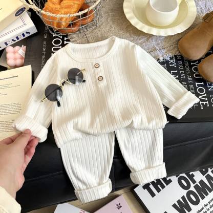 Completo da casa per bambini in maglia tinta unita, modello Henley, composto da due pezzi. - Bianco - 8-9T - image 3