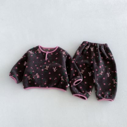 Completo da casa in peluche a 2 pezzi per neonati e bambini piccoli con stampa animalier/floreale. - Fiore grigio - 6-7T - image 2