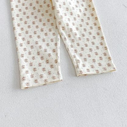 Completo pigiama floreale per neonata, composto da due pezzi. - image 11