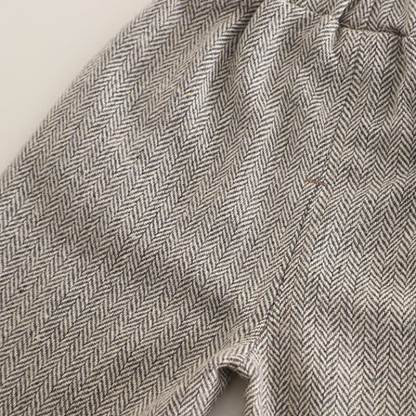 Completo da 3 pezzi per neonato composto da canottiera asimmetrica e camicia a righe. - image 15