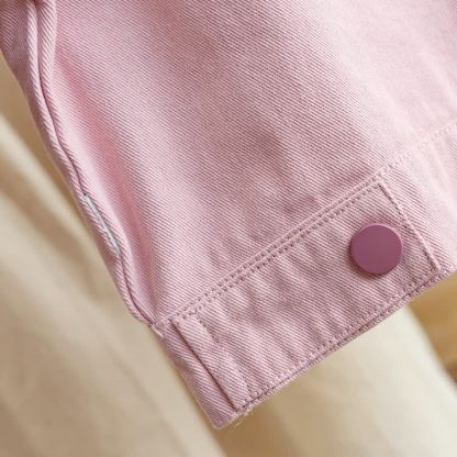 Giacca rosa da bambina con colletto a contrasto e tasche a forma di gatto - image 7