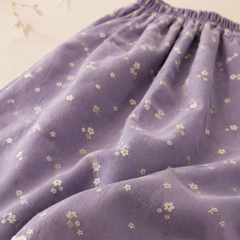 Pantaloni viola con orlo in pizzo floreale per bambina - image 5