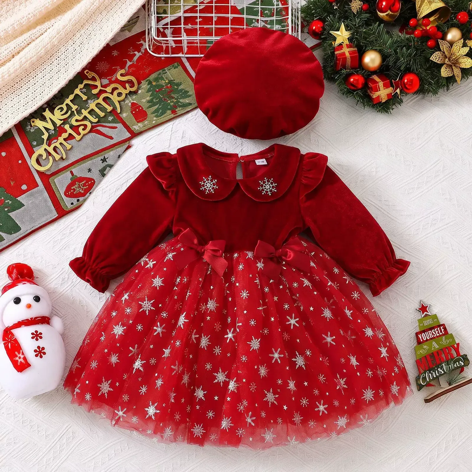 Vestitino natalizio in velluto con fiocchi di neve e cappellino per bambina. - Rosso - 4-5 anni - image 1
