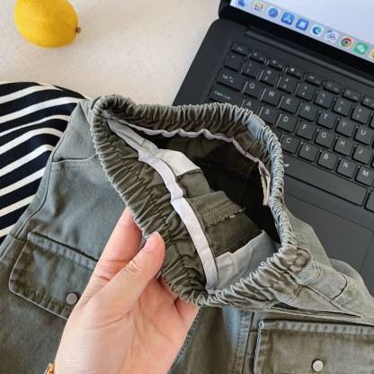 Pantaloni cargo da bambino a tinta unita - image 5