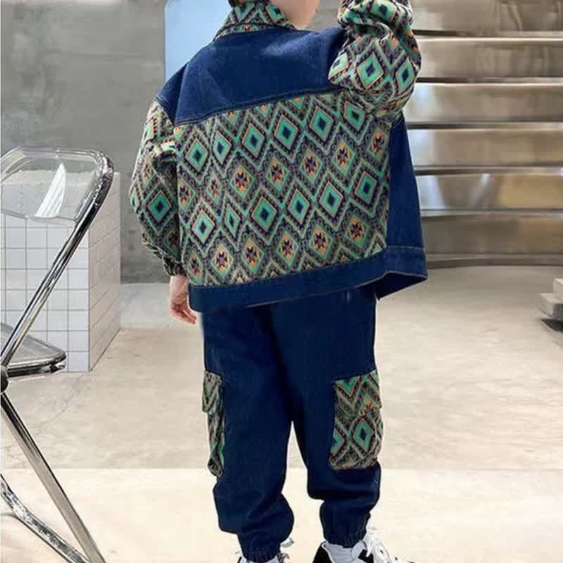 Completo da bambino in denim con patchwork geometrico, composto da due pezzi. - image 3