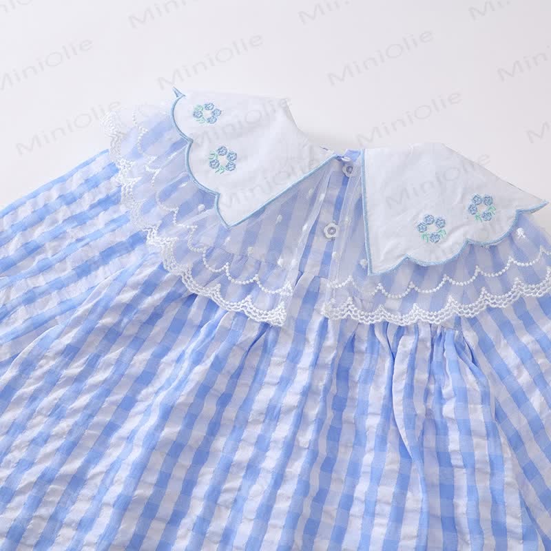 Vestito con revers in pizzo a fiori e scozzesi blu per bambini - image 7