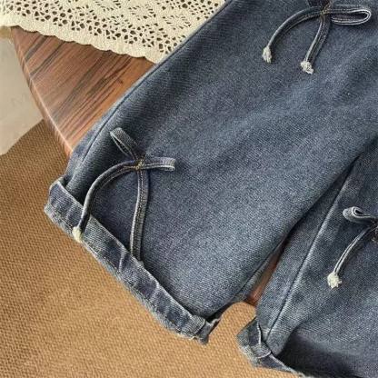 Pantaloni larghi in denim con fiocco per bambina - image 3