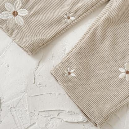 Salopette in maglia a coste con fiori ricamati per neonata - image 8