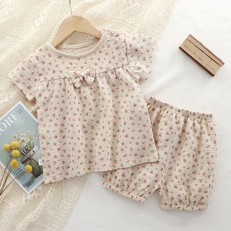 Pigiama da bambina composto da maglietta e pantaloncini con stampa floreale, set di 2 pezzi - Beige - 4-5T - image 4