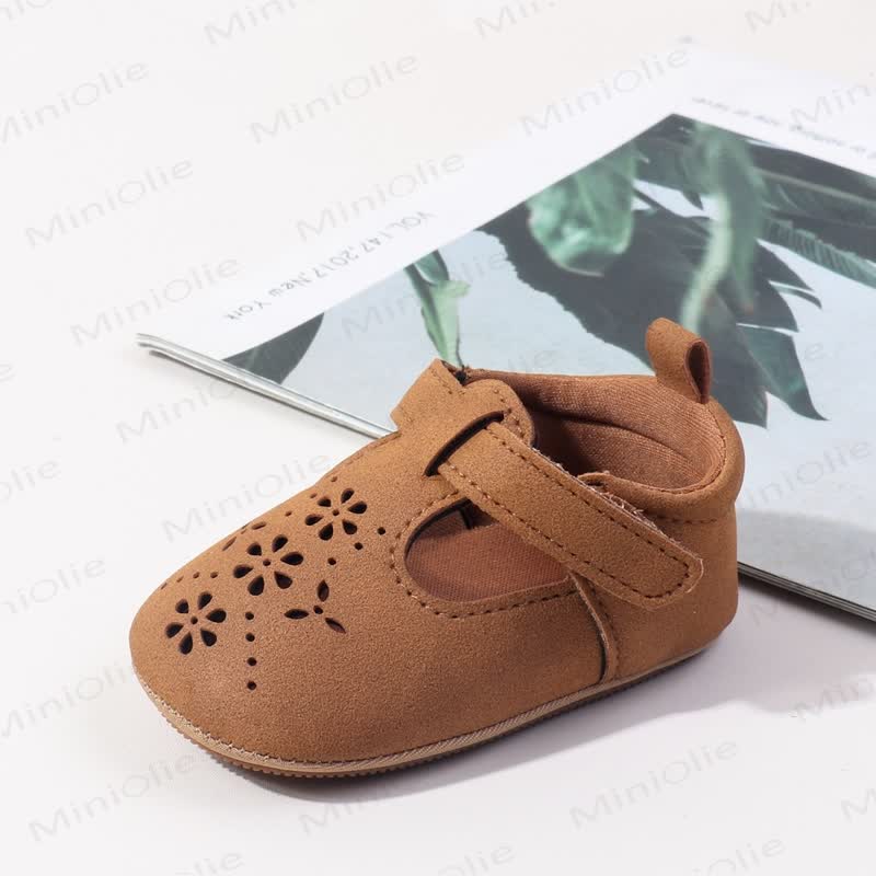 Scarpe con grazioso motivo floreale per bambina - image 17