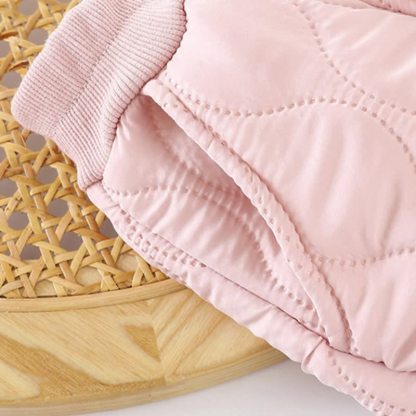 Completo due pezzi per bambino composto da felpa trapuntata calda e pantaloni della tuta. - image 8