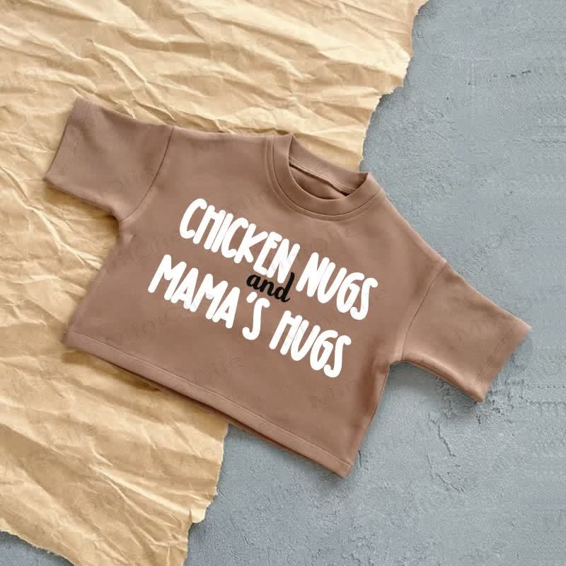 T-shirt casual estiva per neonati con CHICKEN NUGS E MAMA'S HUGS - Marrone - 2-3T - image 3
