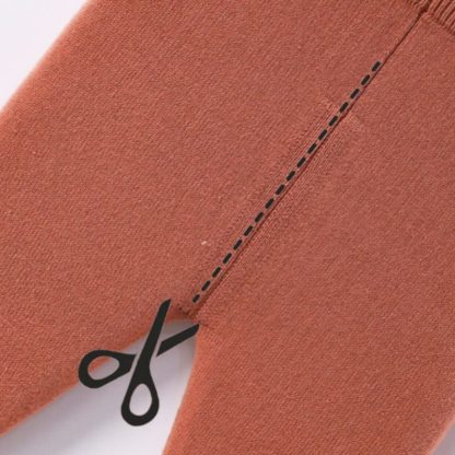 Completo da neonato composto da maglione e pantaloni in maglia a forma di orsetto. - image 8