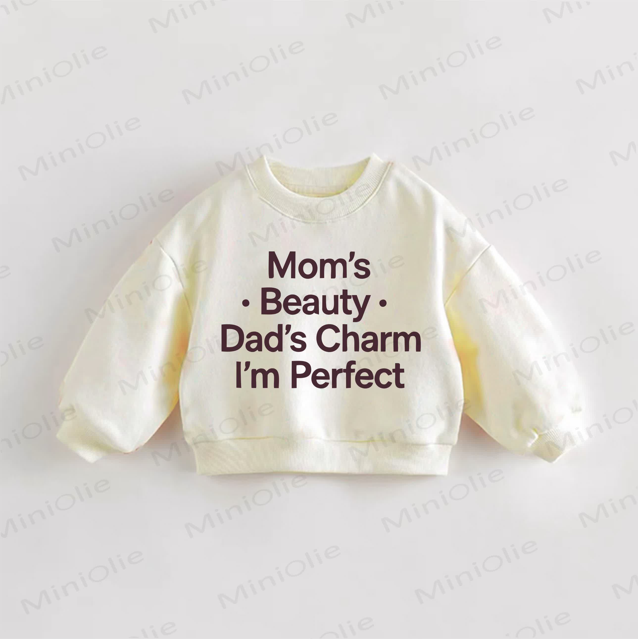 LA BELLEZZA DELLA MAMMA, IL FASCINO DEL PAPÀ, SONO UN BAMBINO PERFETTO Felpa con slogan per neonati - Crema - 3-5T - image 1