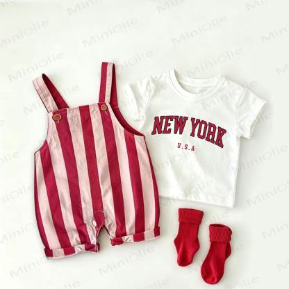 Completo da 2 pezzi NEW YORK Baby con salopette a righe rosse e maglietta bianca con slogan. - Bianco e Rosso - 2-3T - image 1