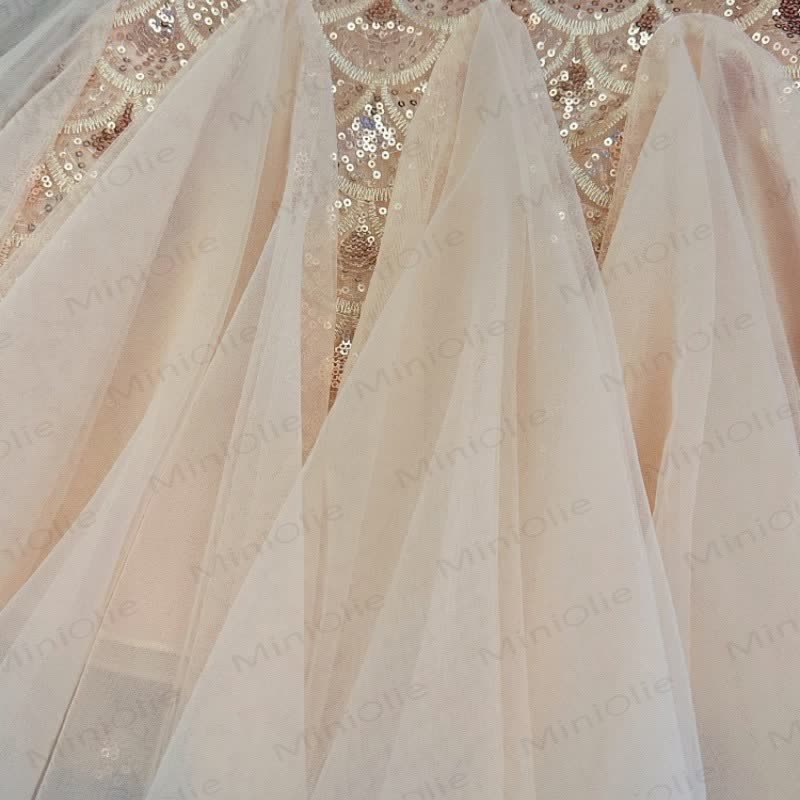 Vestito con maniche a palloncino in rete con paillettes per bambina - image 8