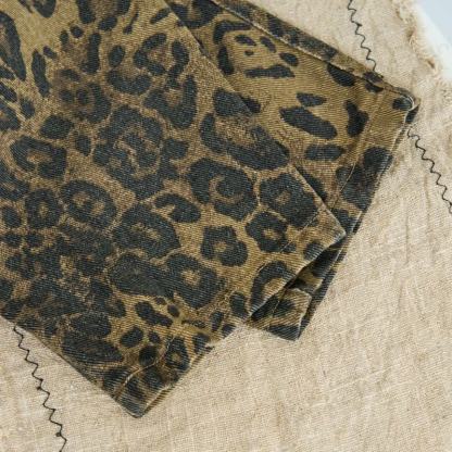 Pantaloni jeans con stampa leopardata per bambini - image 9