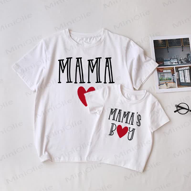 Maglietta coordinata per tutta la famiglia "MAMA/MAMA'S BOY" (Bambino/a della mamma) - Colore bianco - Bianco - T-shirt da adulto: XL - image 1