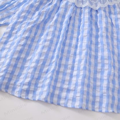 Vestito con revers in pizzo a fiori e scozzesi blu per bambini - image 10