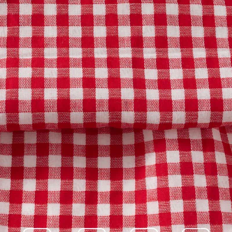 Vestito senza maniche in cotone con stampa a quadri e fragole per bambina. - image 4