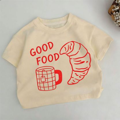 T-shirt color kaki con stampa di tazza da tè e croissant "GOOD FOOD" per bambini - Cachi - 6-7T - image 1