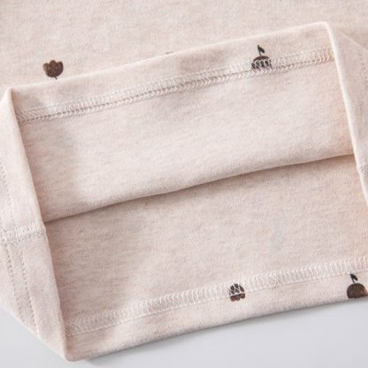 Set pigiama per neonato/a composto da maglia a maniche lunghe e pantaloni con stampa animalier/piante. - image 12