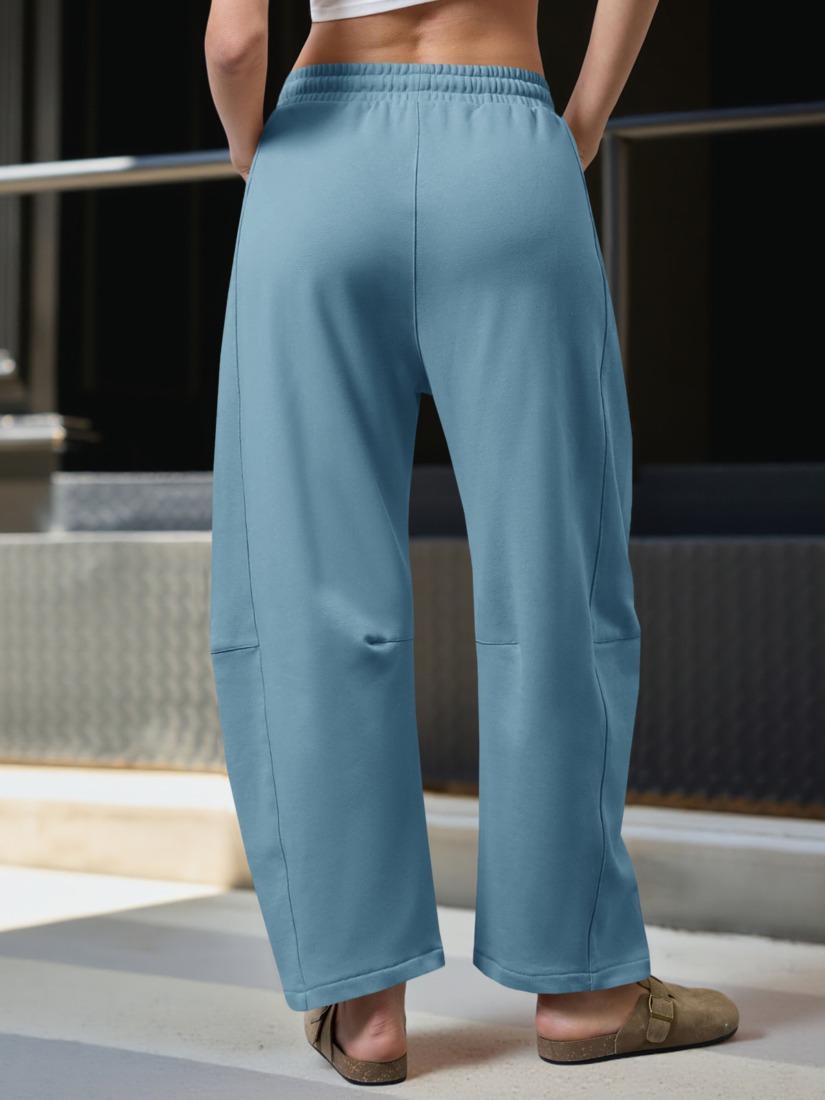 Barrel Leg Elastic Waist Sweatpant