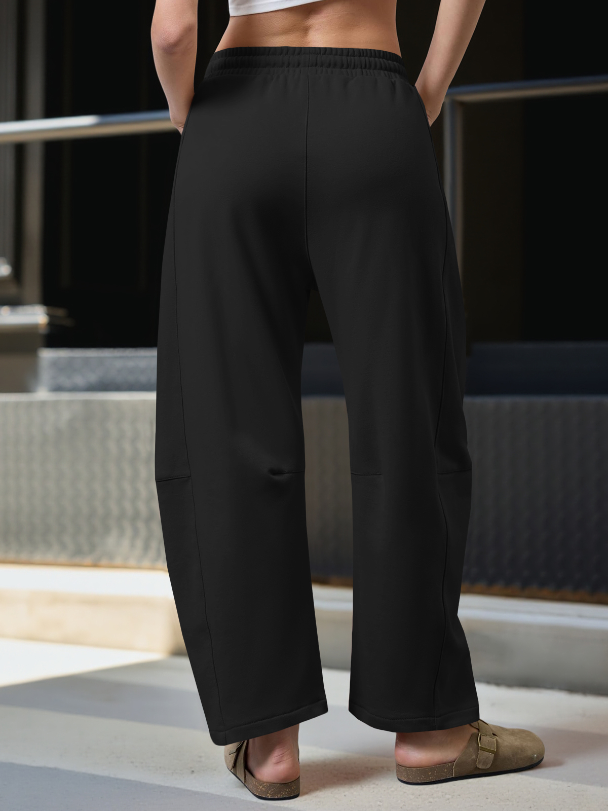 Barrel Leg Elastic Waist Sweatpant