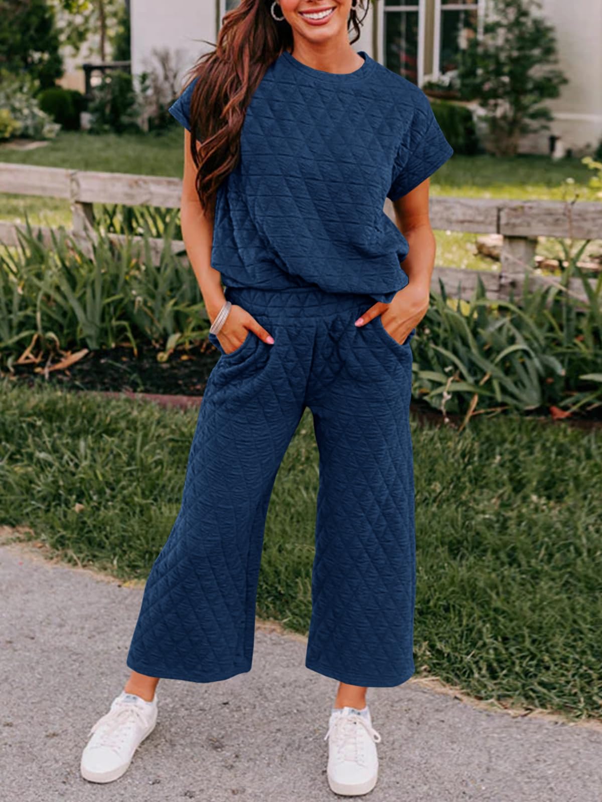 Fisoew Women's 2 Piece Outfits Quilted Lightweight Short Sleeve Tops and Cropped Pants Lounge Set