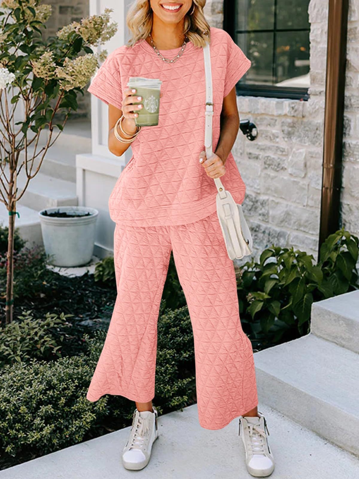 Fisoew Women's 2 Piece Outfits Quilted Lightweight Short Sleeve Tops and Cropped Pants Lounge Set