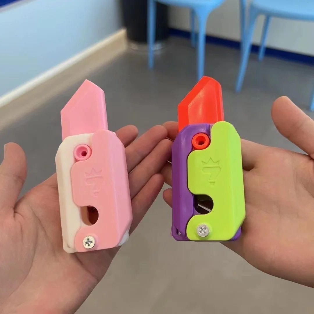 🔥2023 Hot Sale🔥3D Gravity Carrot Knife Decompression Toy