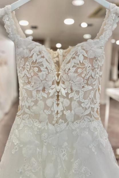 Elegant Tulle Aline Wedding Dress Floral Lace Appliques Sweetheart Bridal Dress Sleeveless-newarrivaldress