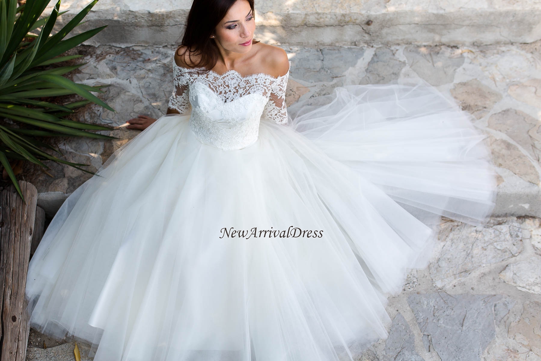 Ball Gown Simple Floor-length Half-sleeves Sexy Off The Shoulder Wedding Dresses-newarrivaldress