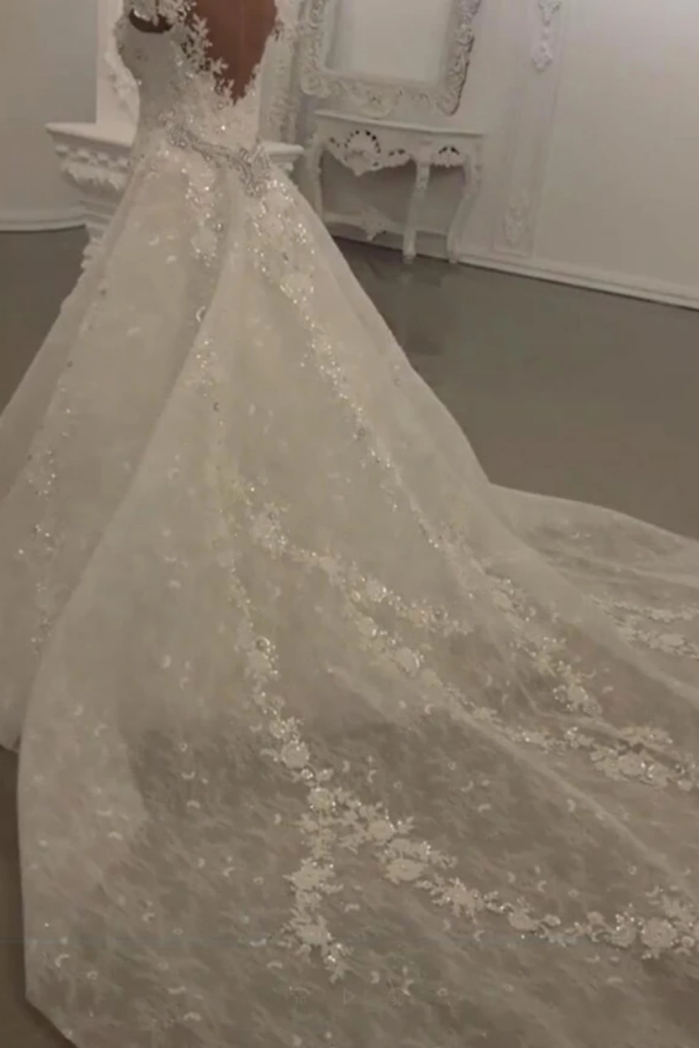 Gorgeous Mermaid Bridal Gown Beads Lace Appliques V-Neck Wedding Dress with Sweep Train-newarrivaldress