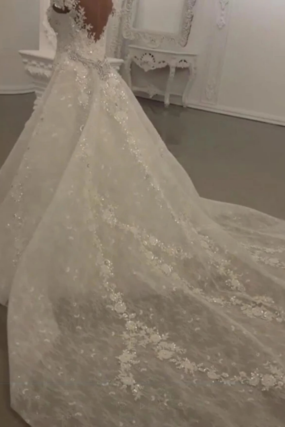 Gorgeous Mermaid Bridal Gown Beads Lace Appliques V-Neck Wedding Dress with Sweep Train-newarrivaldress