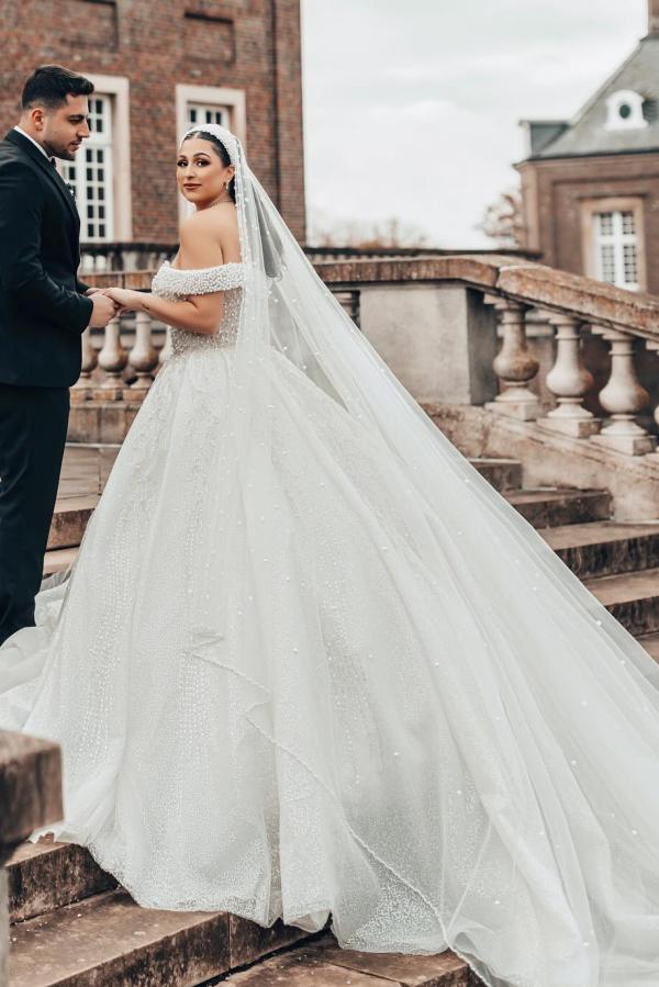Elegant Off-the-Shoulder White Lace Ball Gown Sweetheart A-line Wedding Dress with Pearls-newarrivaldress