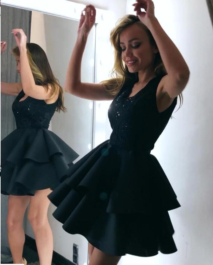 Modern Lace V-neck Red Ruffles Homecoming Dress | Short Party Gown-newarrivaldress