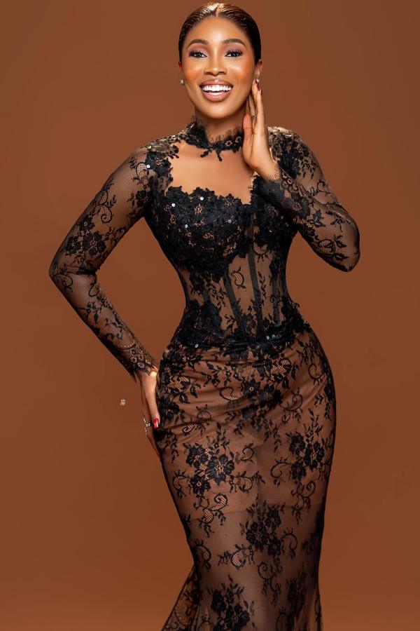 Charming Black Trumpet Wedding Gown Floral Lace with Long Sleeves-newarrivaldress