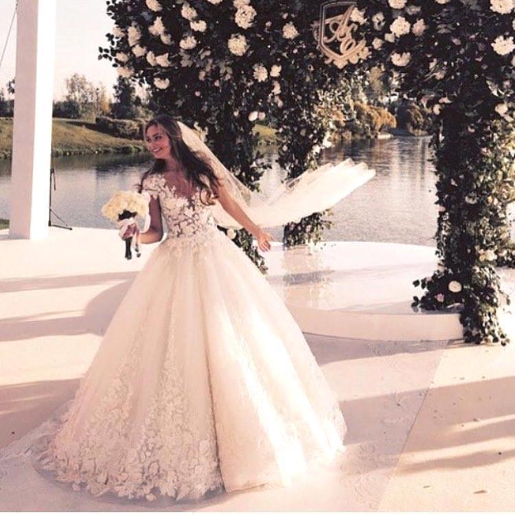 Gorgeous Short Sleeve Tulle Bridal Gowns New Lace Applique Long Princess Dresses-newarrivaldress