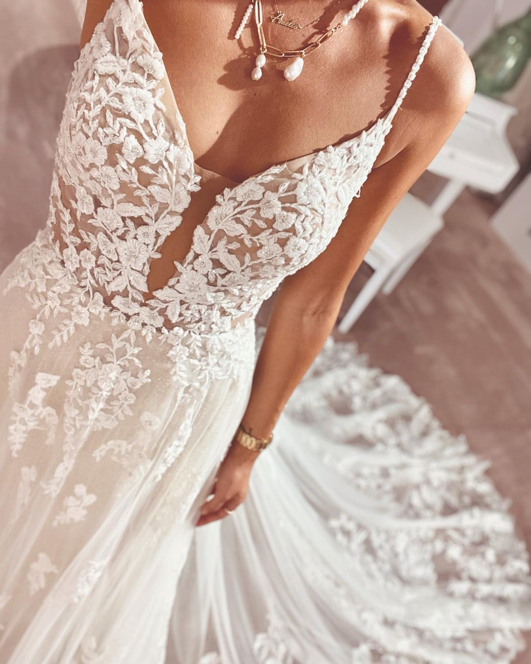Romantic Deep V-Neck Tulle Aline Wedding Dress Sleeveless Floral Lace Appliques-newarrivaldress