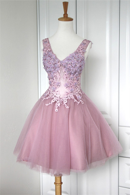 Tulle Mini V-Neck Homecoming DressesRuched Appliques Mini Cocktail Dresses-newarrivaldress