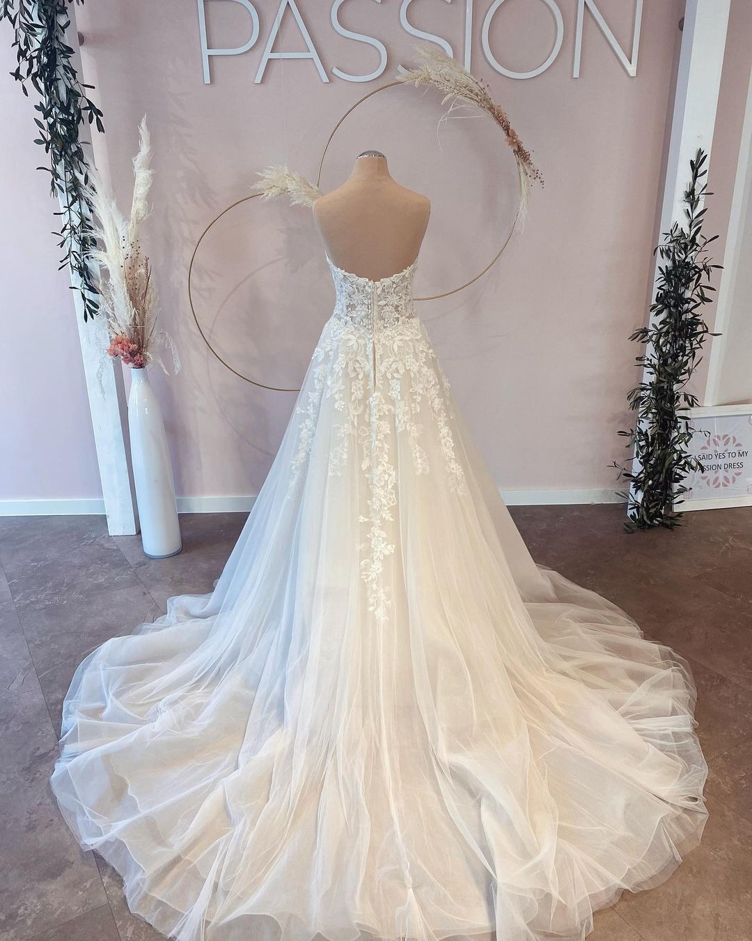 Elegant Sleeveless Aline Wedding Dress Floral Lace Tulle Sweetheart Bridal Dress-newarrivaldress