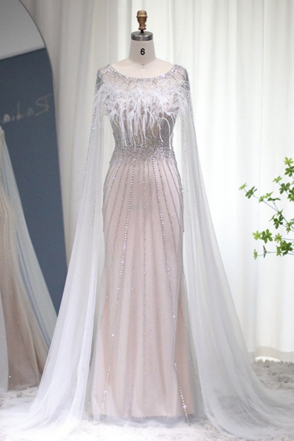 Charming Scoop Neck Sequins Mermaid Evening Dress Fur Long Wedding Party Dress with Cape Sleeves-newarrivaldress