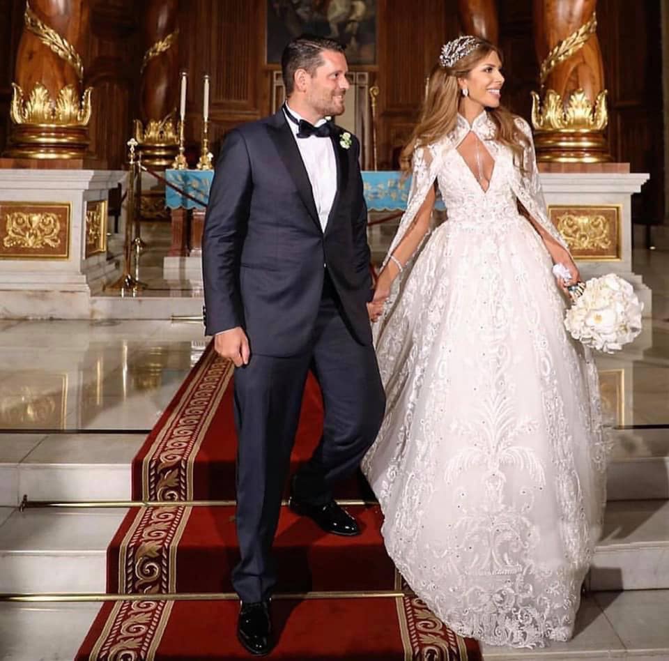 Straps V-neck Beads Appliques A-line Wedding Dresses | Sleeveless Bridal Gowns with Lace Cape-newarrivaldress