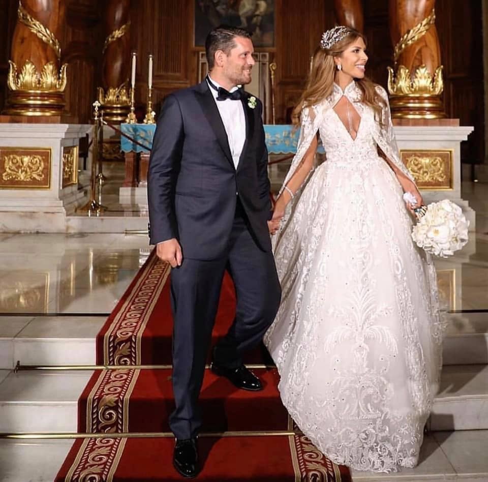 Straps V-neck Beads Appliques A-line Wedding Dresses | Sleeveless Bridal Gowns with Lace Cape-newarrivaldress